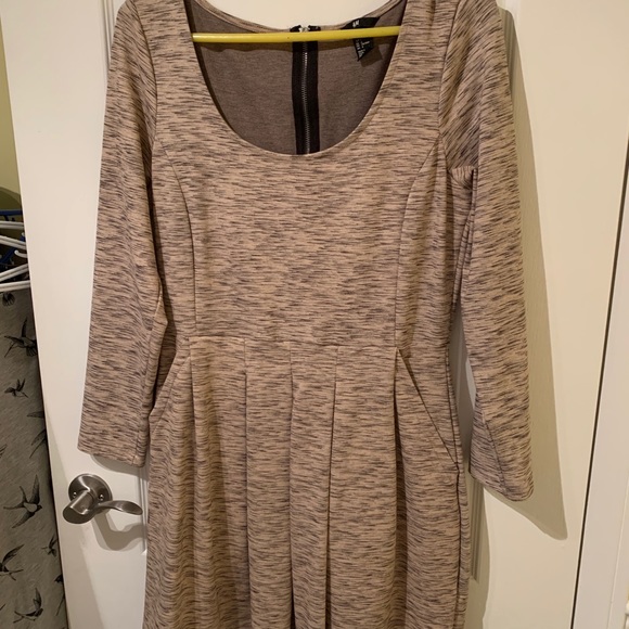 Dresses & Skirts - 🍒H&M dress